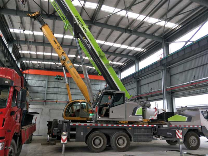 盈江县高空车出租需要注意哪些安全事项？