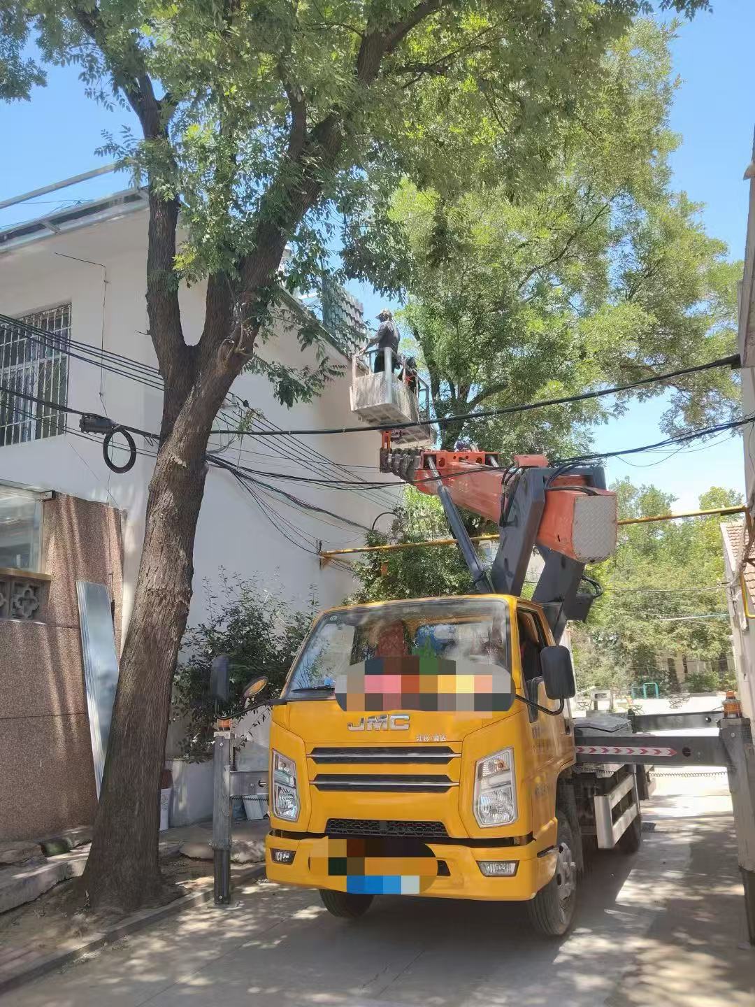 盈江县高空作业车能吊装重物吗？最大承载多少公斤？