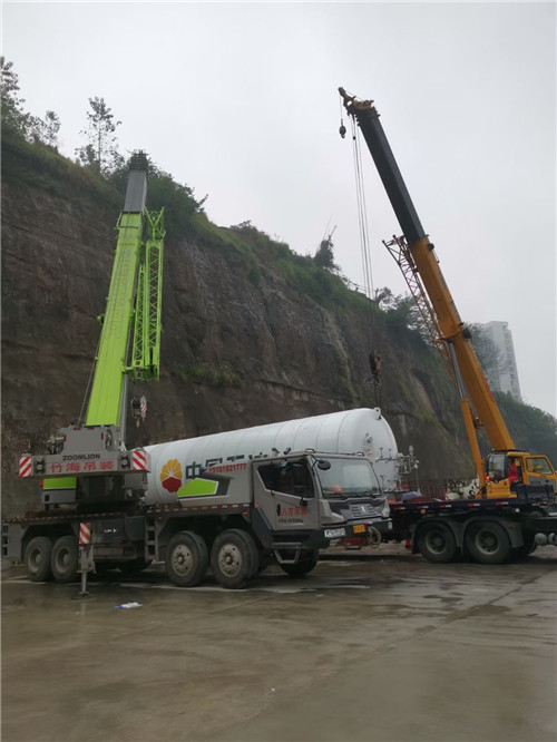 盈江县“不怕风雨冻”—— 吊车的 “恶劣环境适应” 技术
