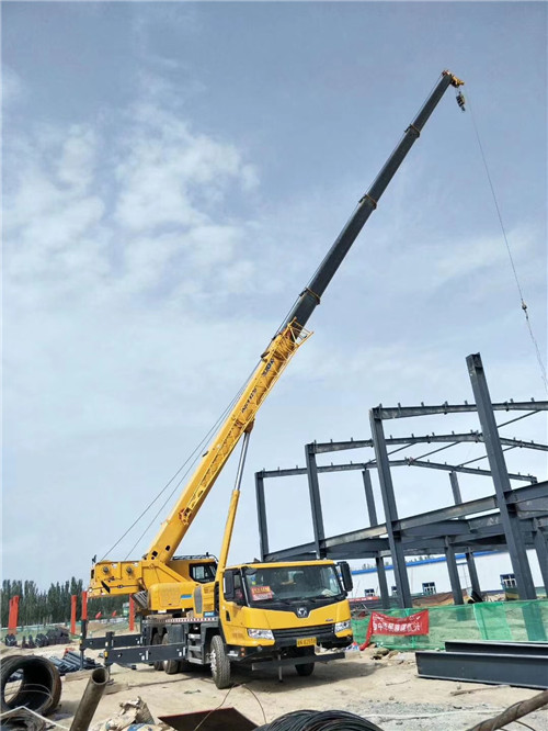 盈江县超高层建筑钢结构吊装案例